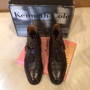 Perfect tie up and buckle boot. Great condition